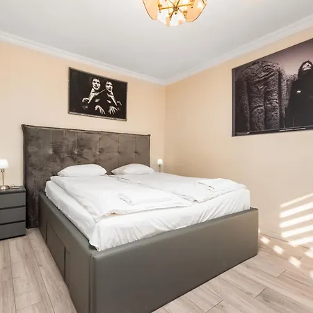 Ludna 12 By Homeprime *